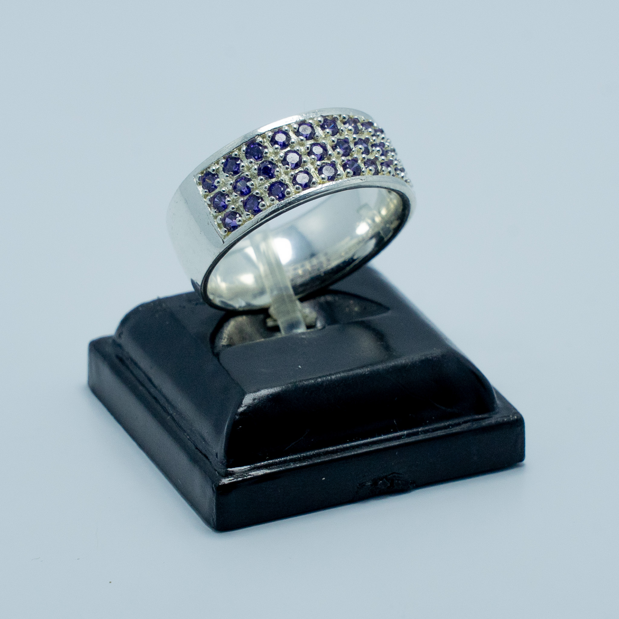 Anillo Cintillo de Amatistas